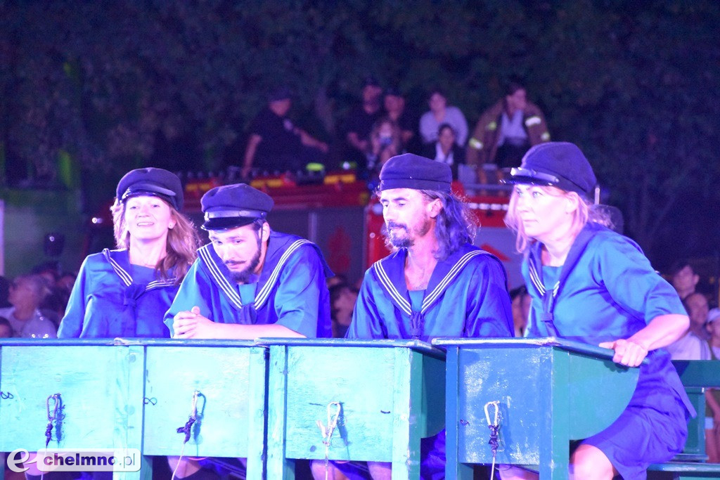 Spektakularna inscenizacja 