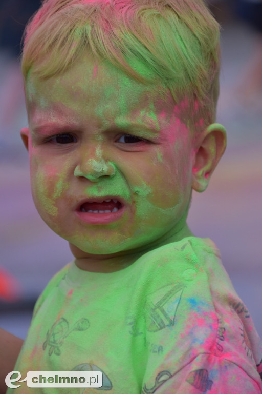Szaleństwo na niedzielnym Święcie Kolorów Holi