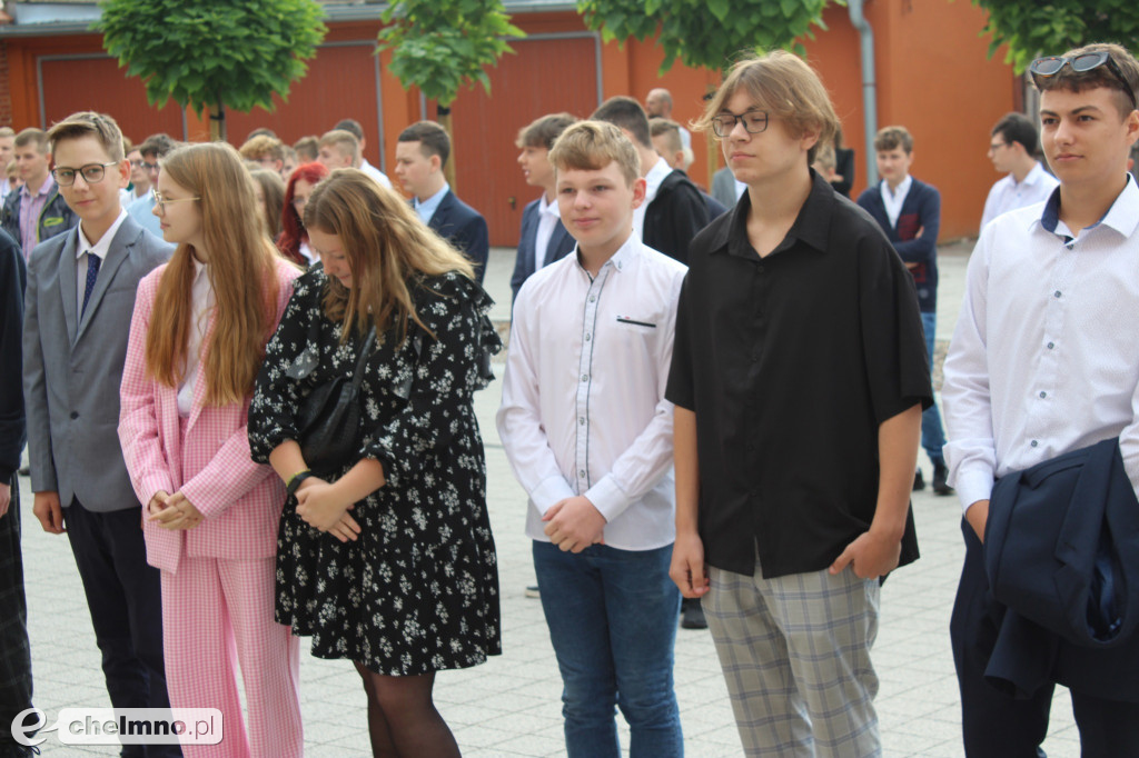 Pierwszy symboliczny dzwonek w Zespole Szkół nr 2