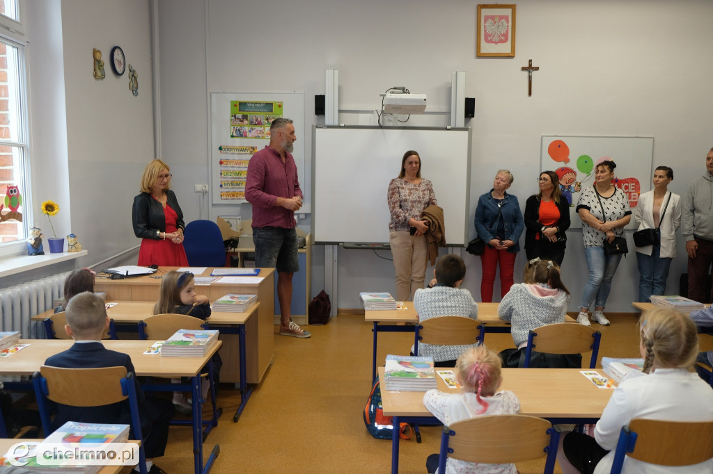 Tak odświętnie wyglądali wczoraj uczniowie w Jedynce