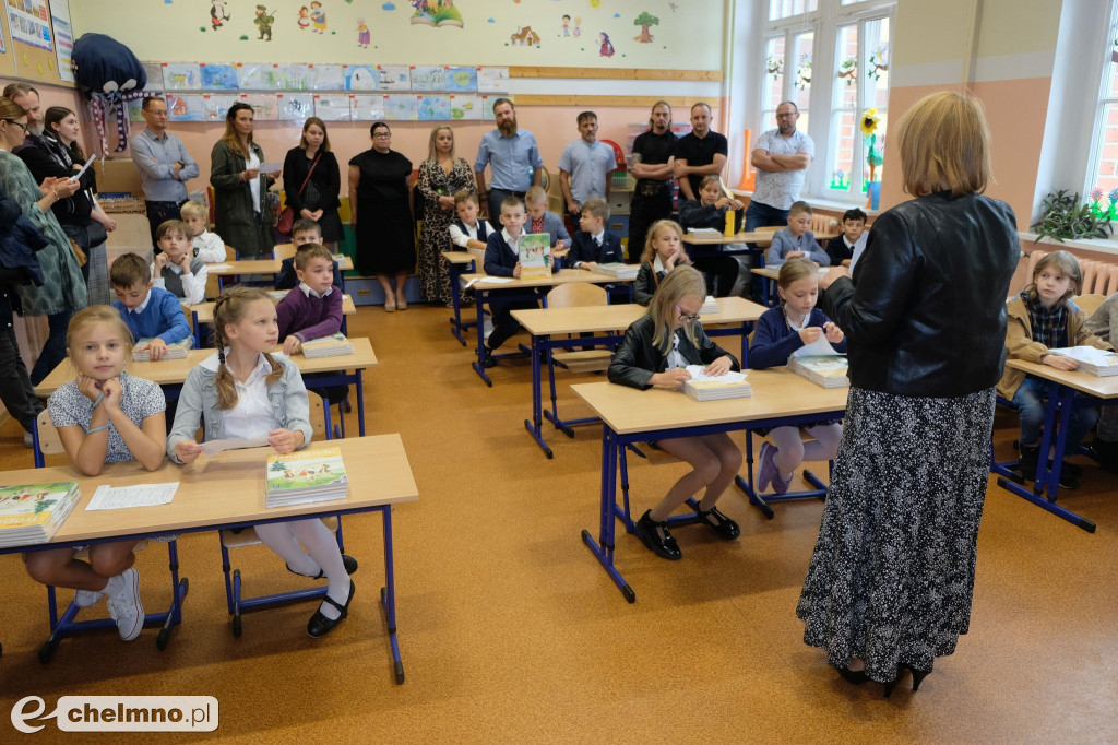 Tak odświętnie wyglądali wczoraj uczniowie w Jedynce