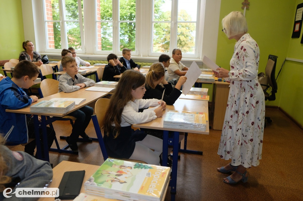 Tak odświętnie wyglądali wczoraj uczniowie w Jedynce
