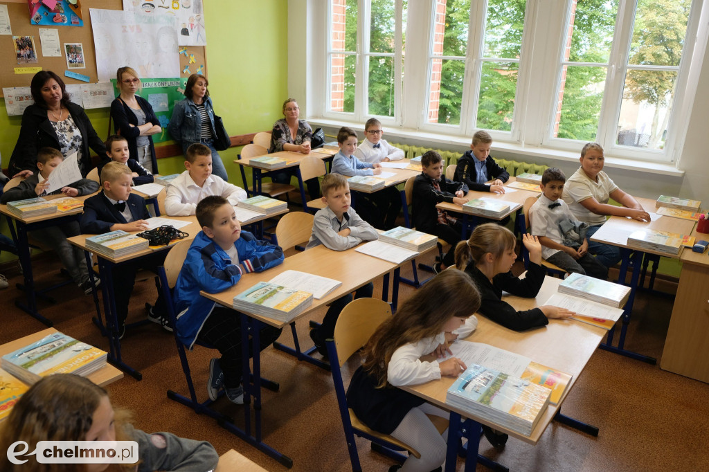 Tak odświętnie wyglądali wczoraj uczniowie w Jedynce