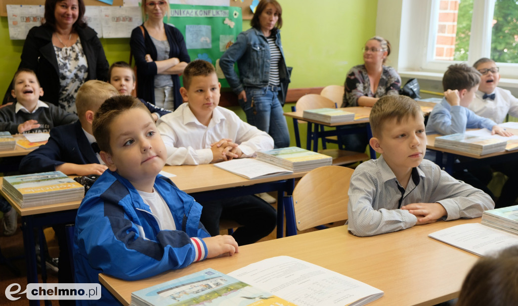 Tak odświętnie wyglądali wczoraj uczniowie w Jedynce