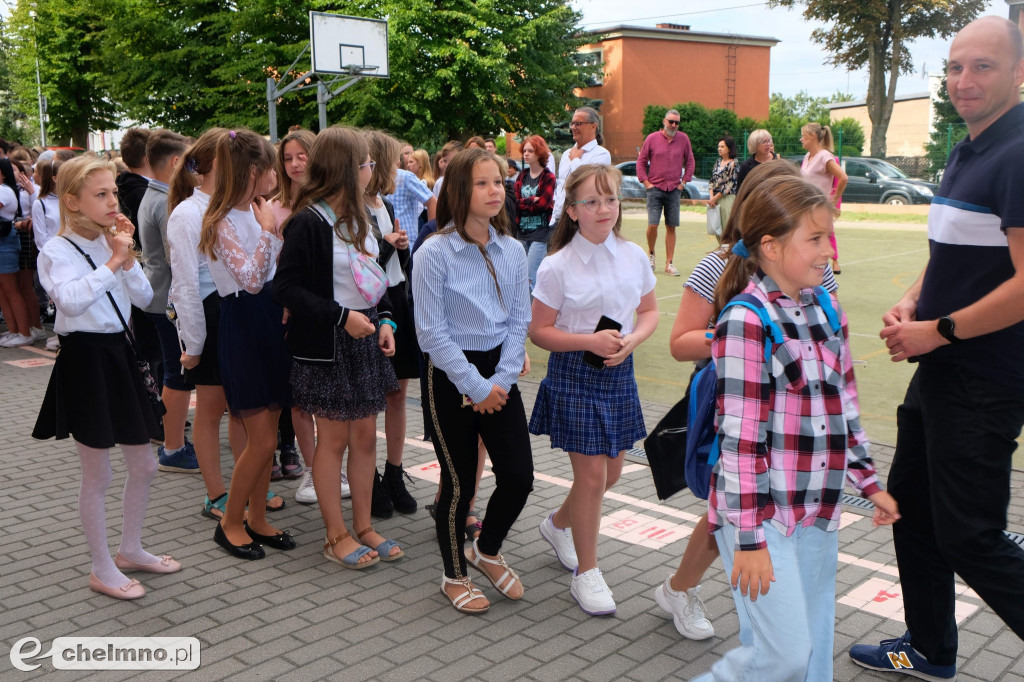 Tak odświętnie wyglądali wczoraj uczniowie w Jedynce
