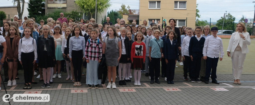 Tak odświętnie wyglądali wczoraj uczniowie w Jedynce