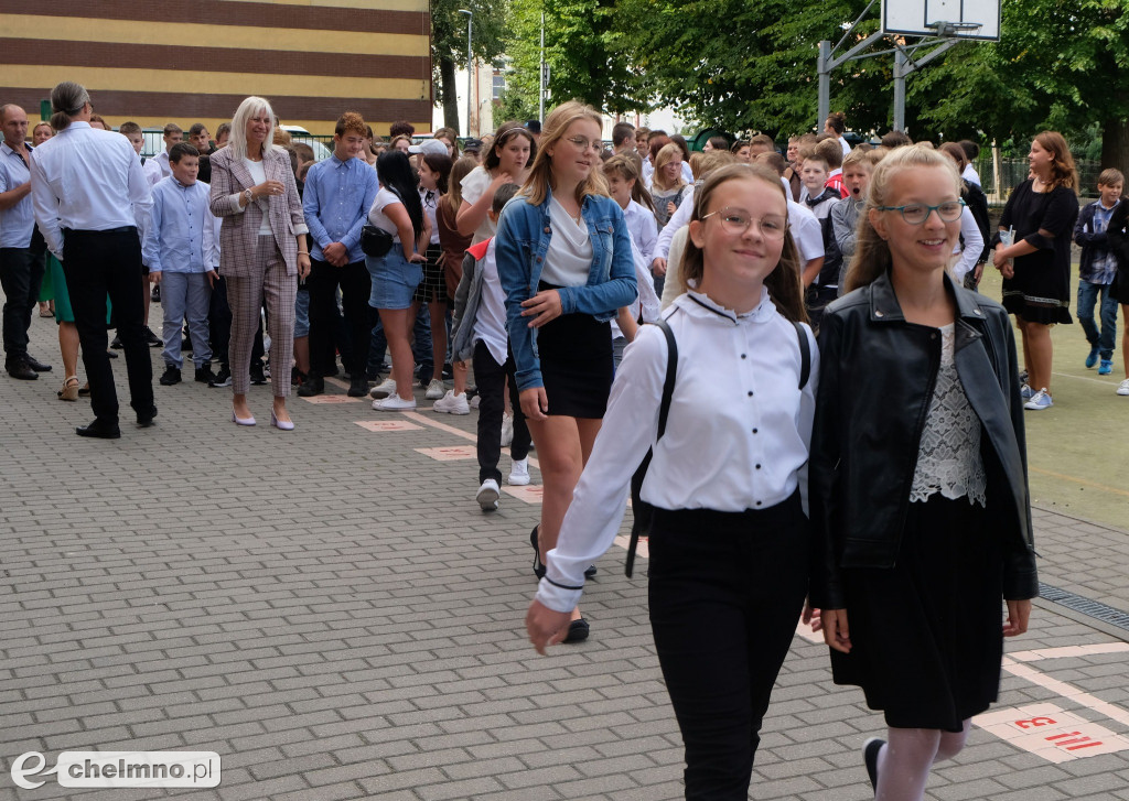Tak odświętnie wyglądali wczoraj uczniowie w Jedynce