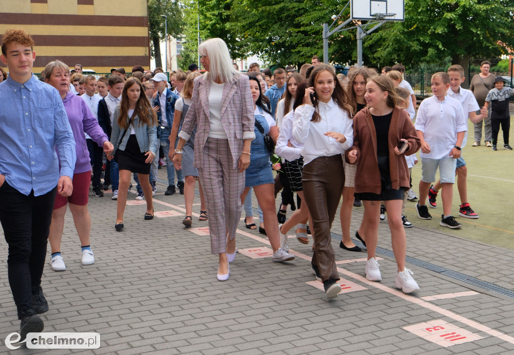 Tak odświętnie wyglądali wczoraj uczniowie w Jedynce