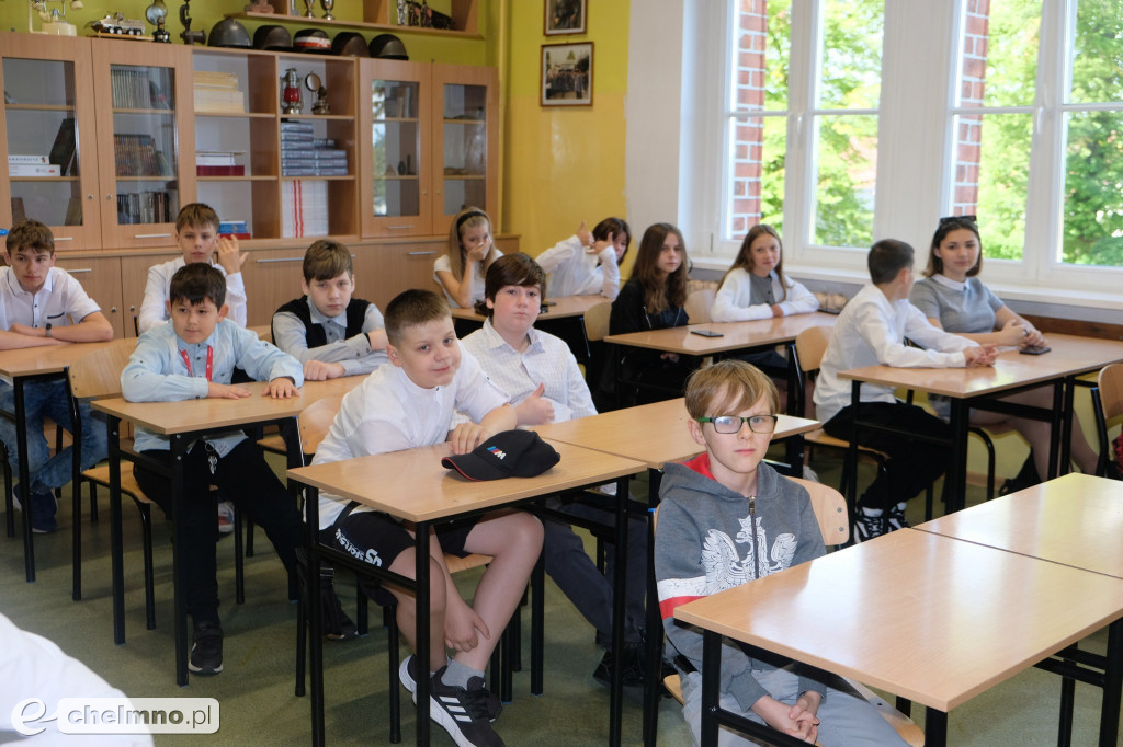 Tak odświętnie wyglądali wczoraj uczniowie w Jedynce