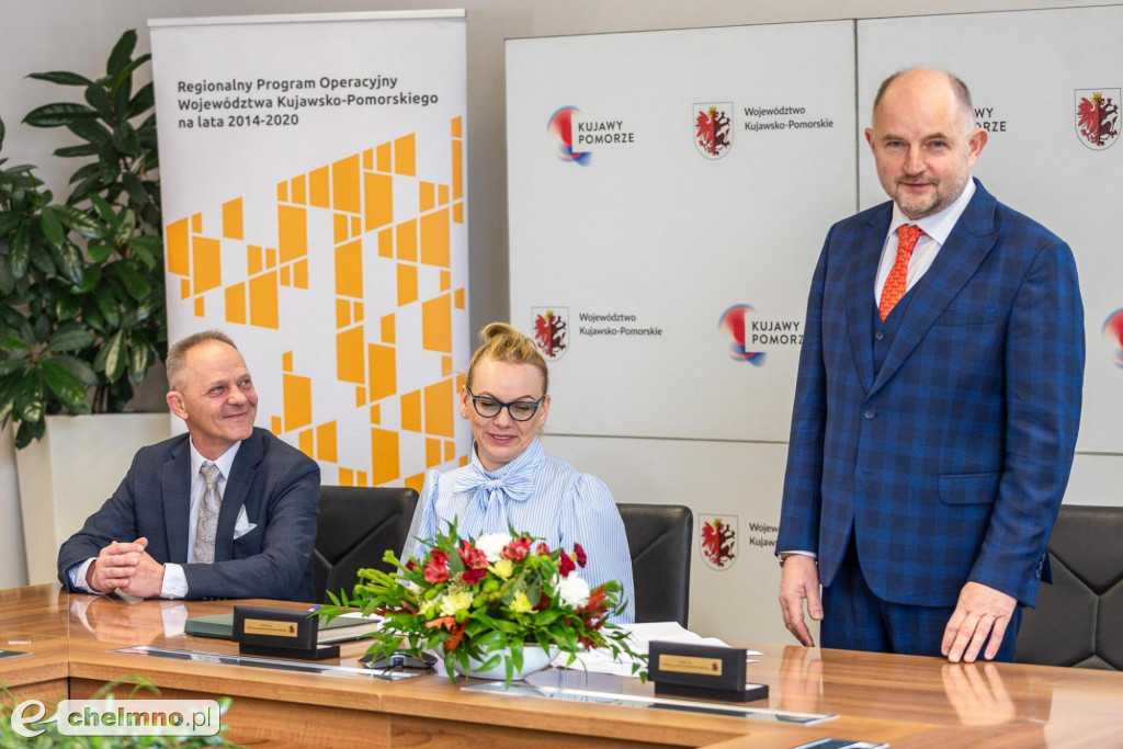 Wozy dla strażaków ochotników i bazy edukacyjne