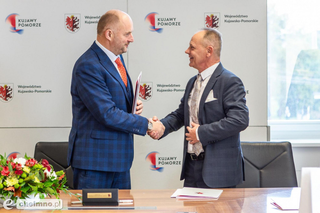 Wozy dla strażaków ochotników i bazy edukacyjne