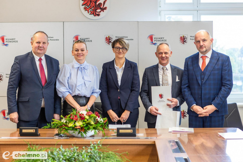 Wozy dla strażaków ochotników i bazy edukacyjne