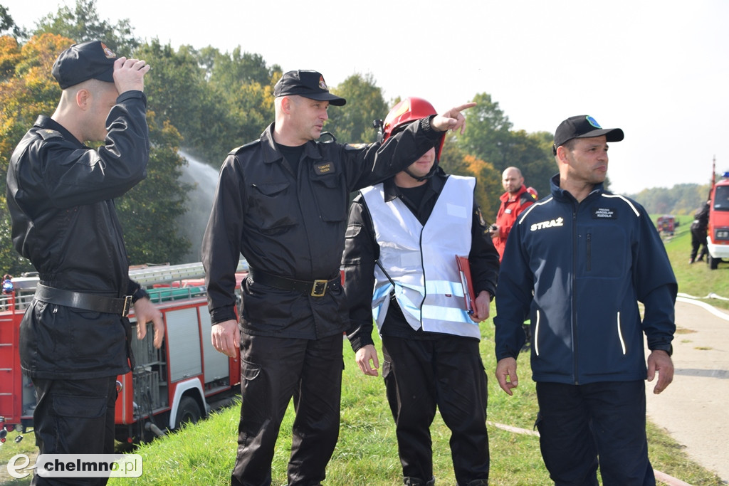 Aż 26 zastępów straży pożarnej na Powiślu