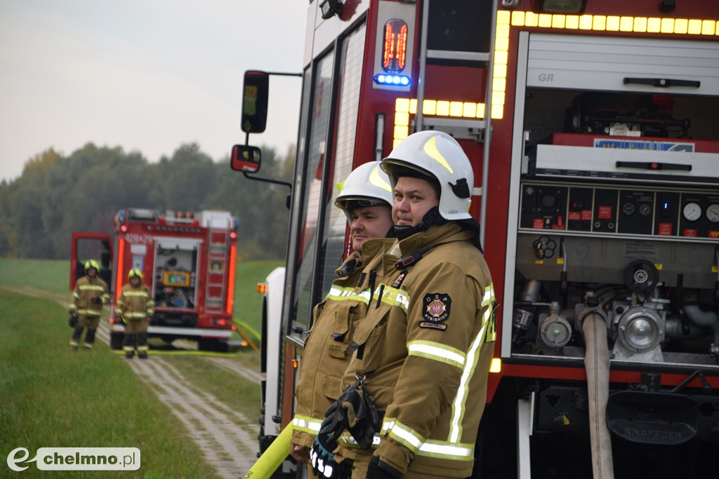 Aż 26 zastępów straży pożarnej na Powiślu