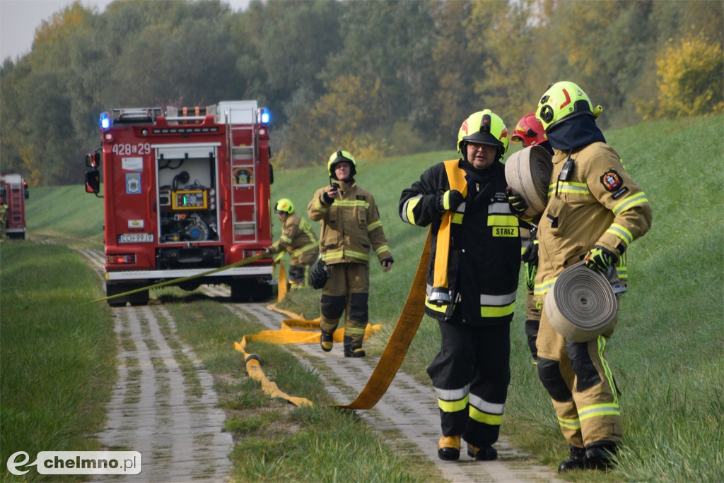 Aż 26 zastępów straży pożarnej na Powiślu