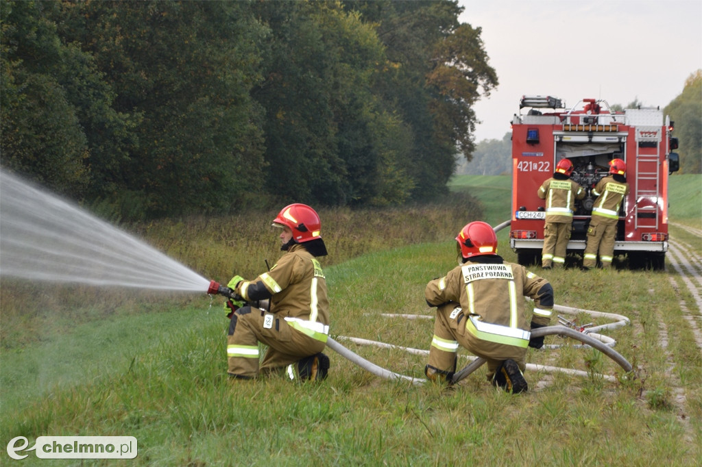Aż 26 zastępów straży pożarnej na Powiślu