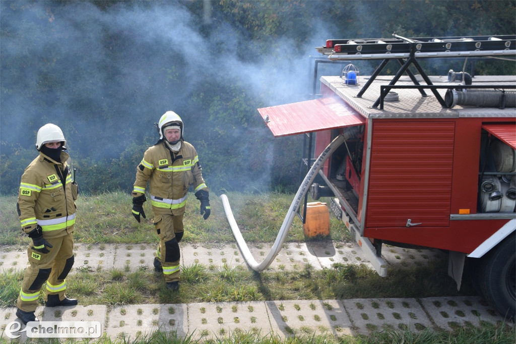Aż 26 zastępów straży pożarnej na Powiślu
