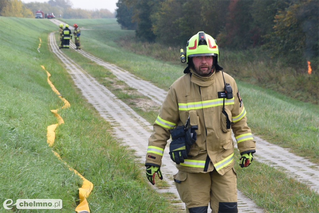 Aż 26 zastępów straży pożarnej na Powiślu