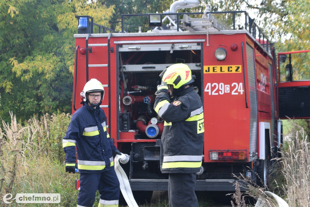 Aż 26 zastępów straży pożarnej na Powiślu