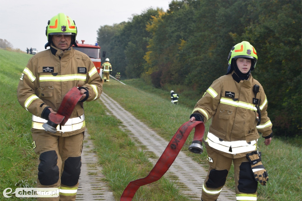 Aż 26 zastępów straży pożarnej na Powiślu