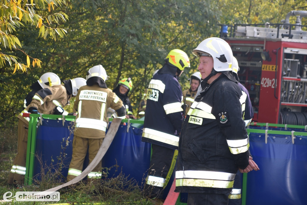 Aż 26 zastępów straży pożarnej na Powiślu