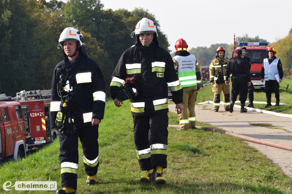 Aż 26 zastępów straży pożarnej na Powiślu