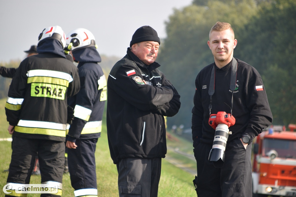 Aż 26 zastępów straży pożarnej na Powiślu