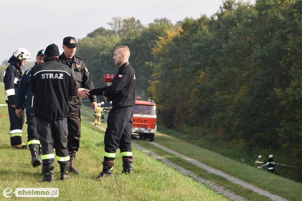 Aż 26 zastępów straży pożarnej na Powiślu