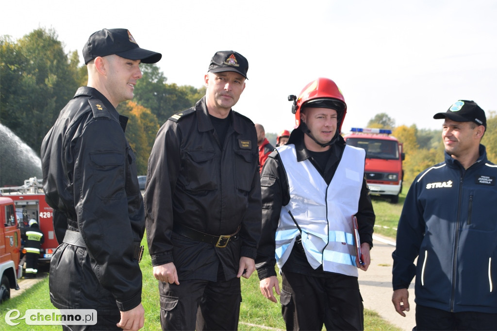 Aż 26 zastępów straży pożarnej na Powiślu