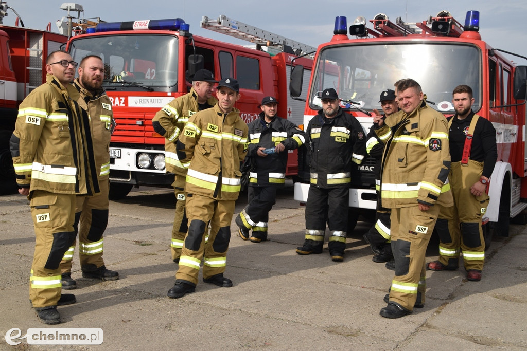 Aż 26 zastępów straży pożarnej na Powiślu