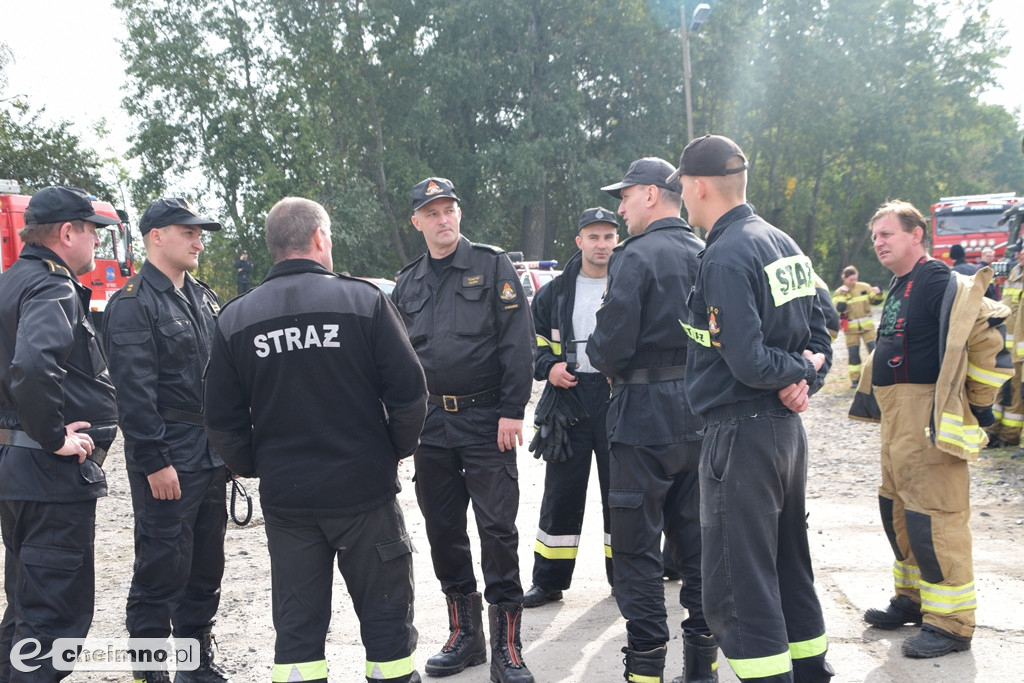 Aż 26 zastępów straży pożarnej na Powiślu