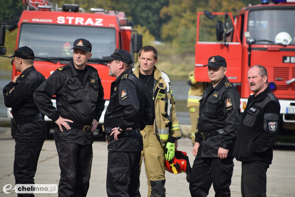 Aż 26 zastępów straży pożarnej na Powiślu