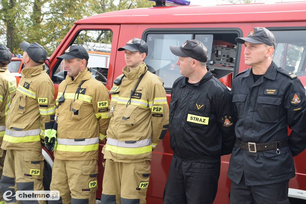 Aż 26 zastępów straży pożarnej na Powiślu