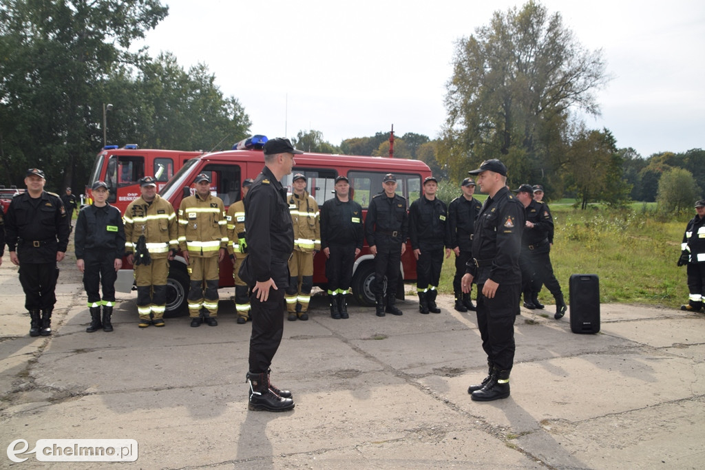 Aż 26 zastępów straży pożarnej na Powiślu