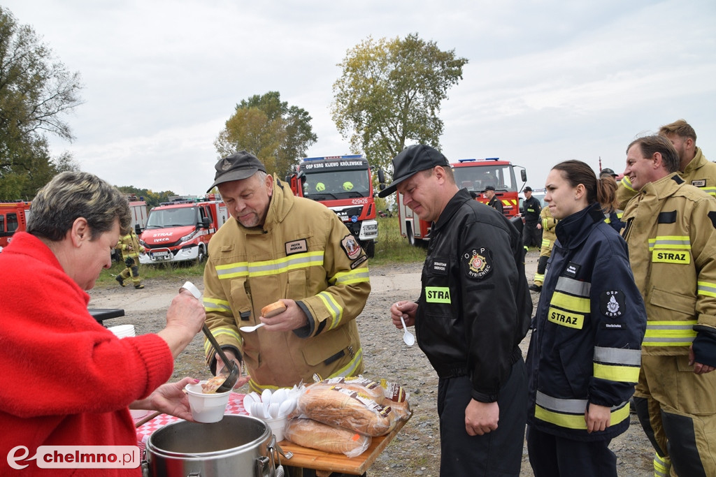 Aż 26 zastępów straży pożarnej na Powiślu