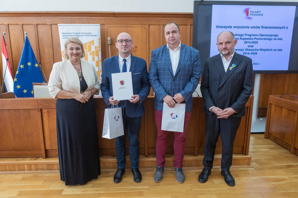 Umowy RPO i PROW: społeczeństwo, ekologia, przedsiębiorczość