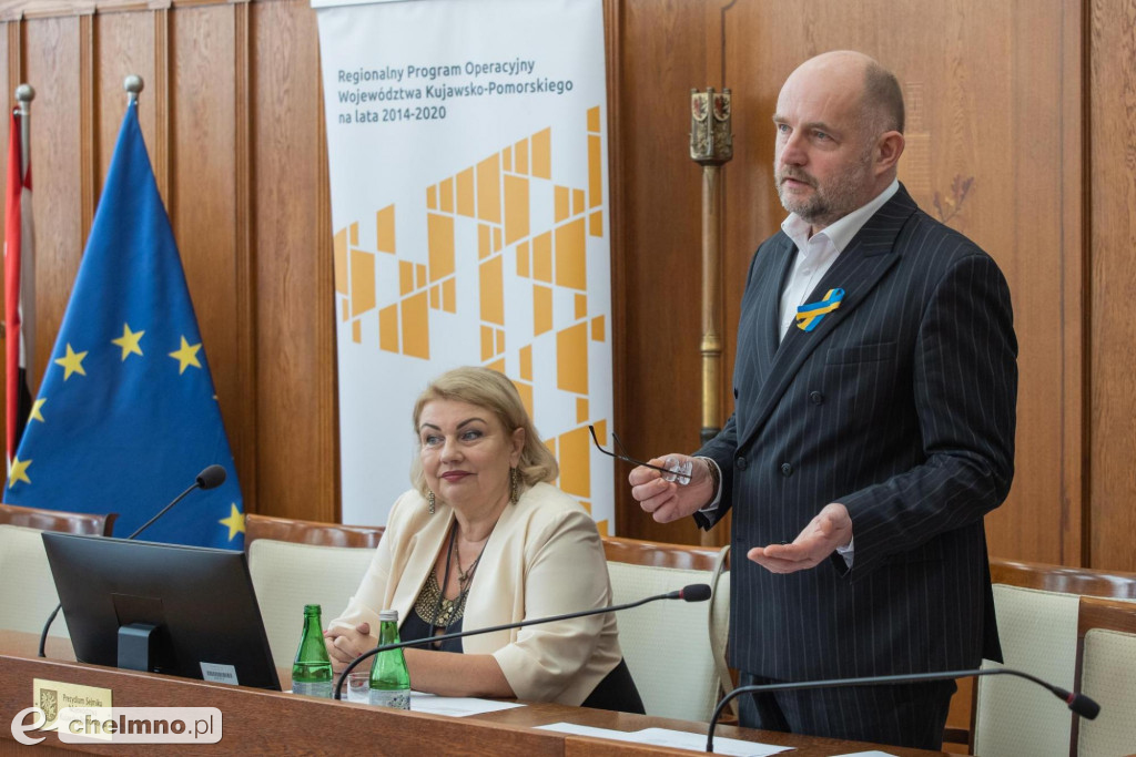 Umowy RPO i PROW: społeczeństwo, ekologia, przedsiębiorczość