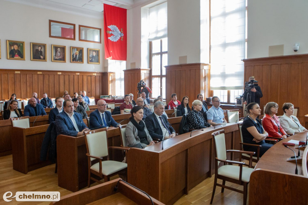 Umowy RPO i PROW: społeczeństwo, ekologia, przedsiębiorczość