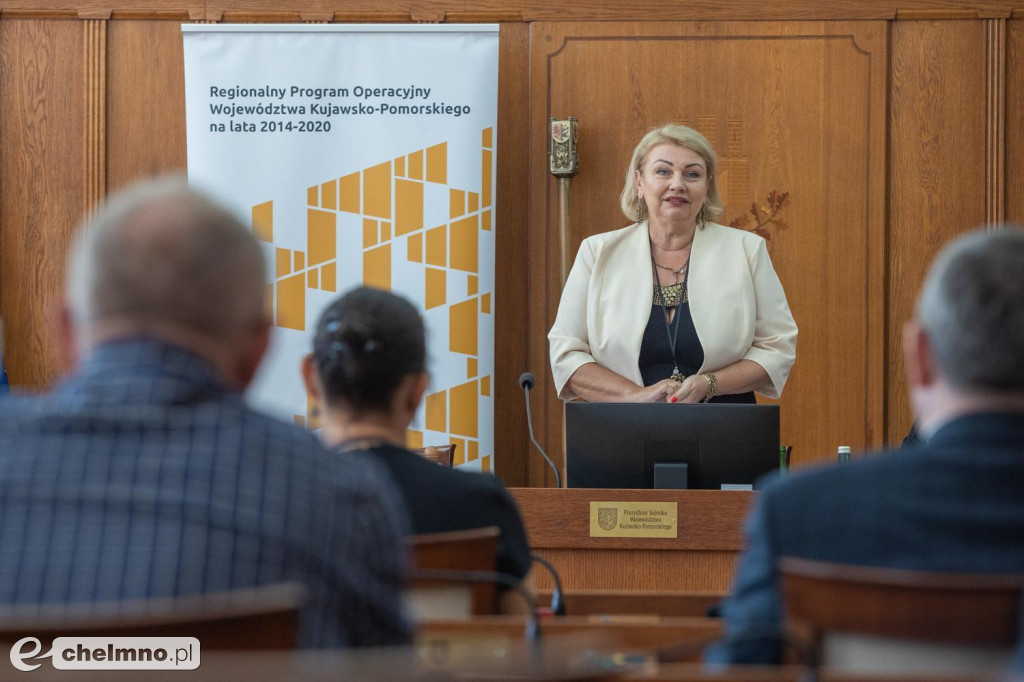 Umowy RPO i PROW: społeczeństwo, ekologia, przedsiębiorczość