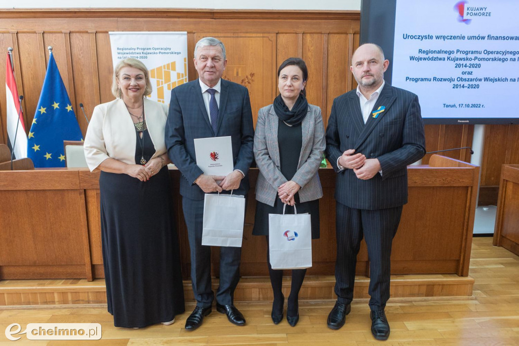 Umowy RPO i PROW: społeczeństwo, ekologia, przedsiębiorczość