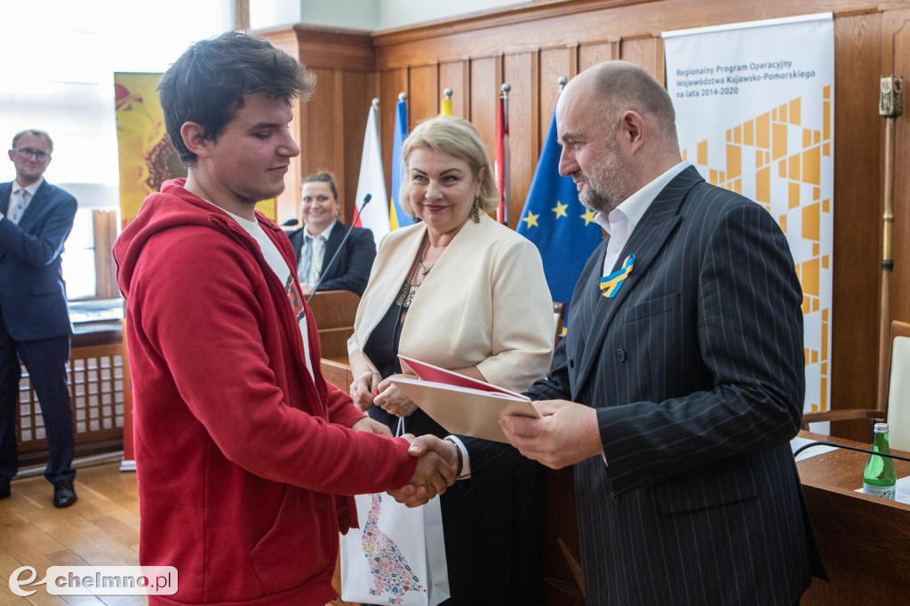 Umowy RPO i PROW: społeczeństwo, ekologia, przedsiębiorczość