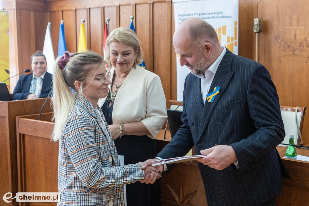 Umowy RPO i PROW: społeczeństwo, ekologia, przedsiębiorczość