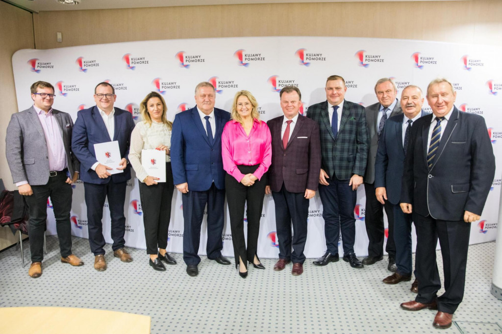 Zmodernizowana droga i nowe chodniki na trasie Kowal-Baruchowo