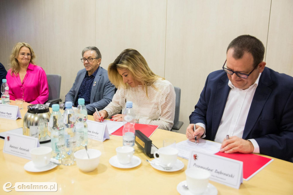 Zmodernizowana droga i nowe chodniki na trasie Kowal-Baruchowo