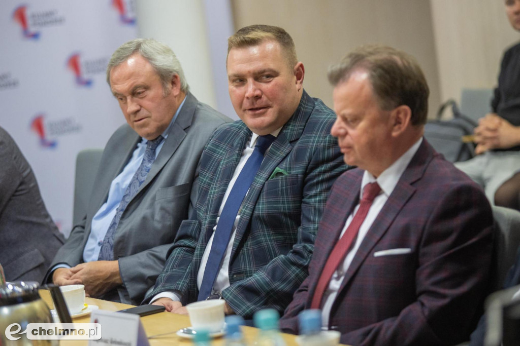 Zmodernizowana droga i nowe chodniki na trasie Kowal-Baruchowo