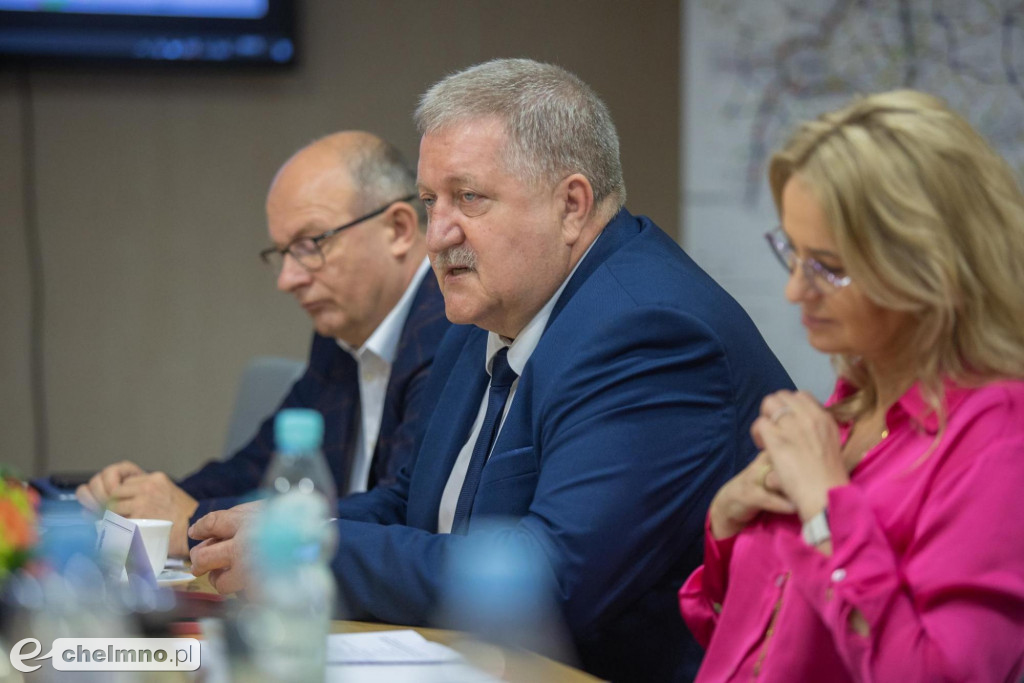 Zmodernizowana droga i nowe chodniki na trasie Kowal-Baruchowo