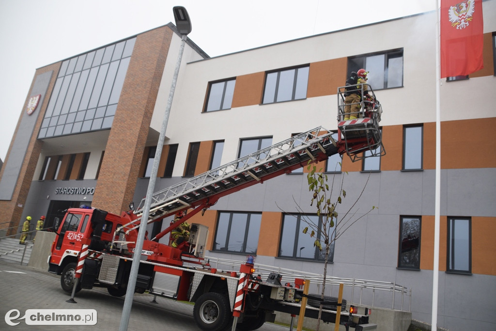 Pożar w Starostwie Powiatowym w Chełmnie. Co tam się stało?