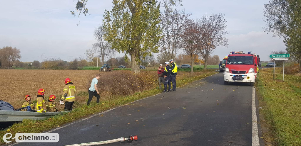Peugeot dachował na drodze wojewódzkiej w Bieńkówce