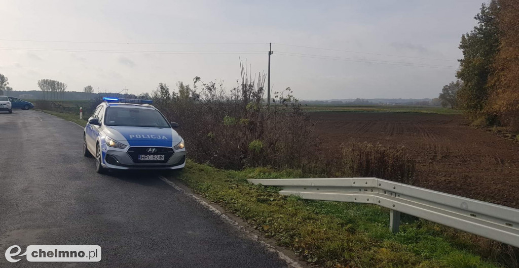 Peugeot dachował na drodze wojewódzkiej w Bieńkówce