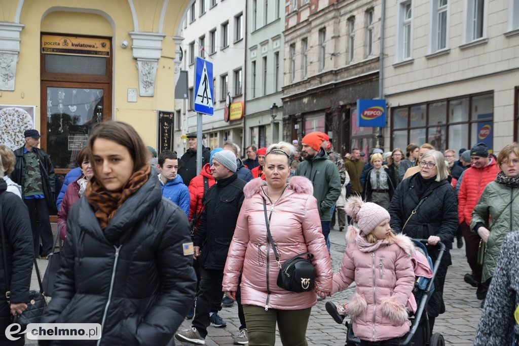 Patriotyczny przemarsz ulicami Chełmna